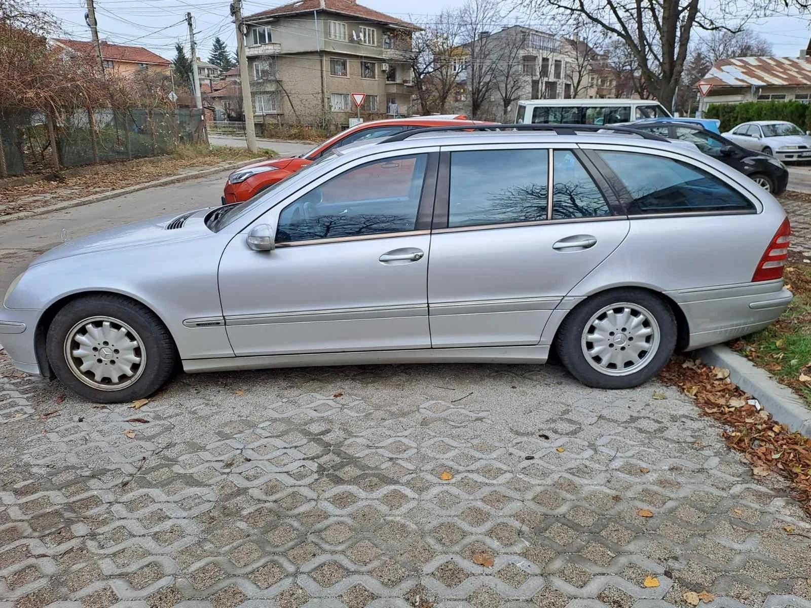 Mercedes-Benz C 220 2.2 CDI AUTOMATIC - изображение 2