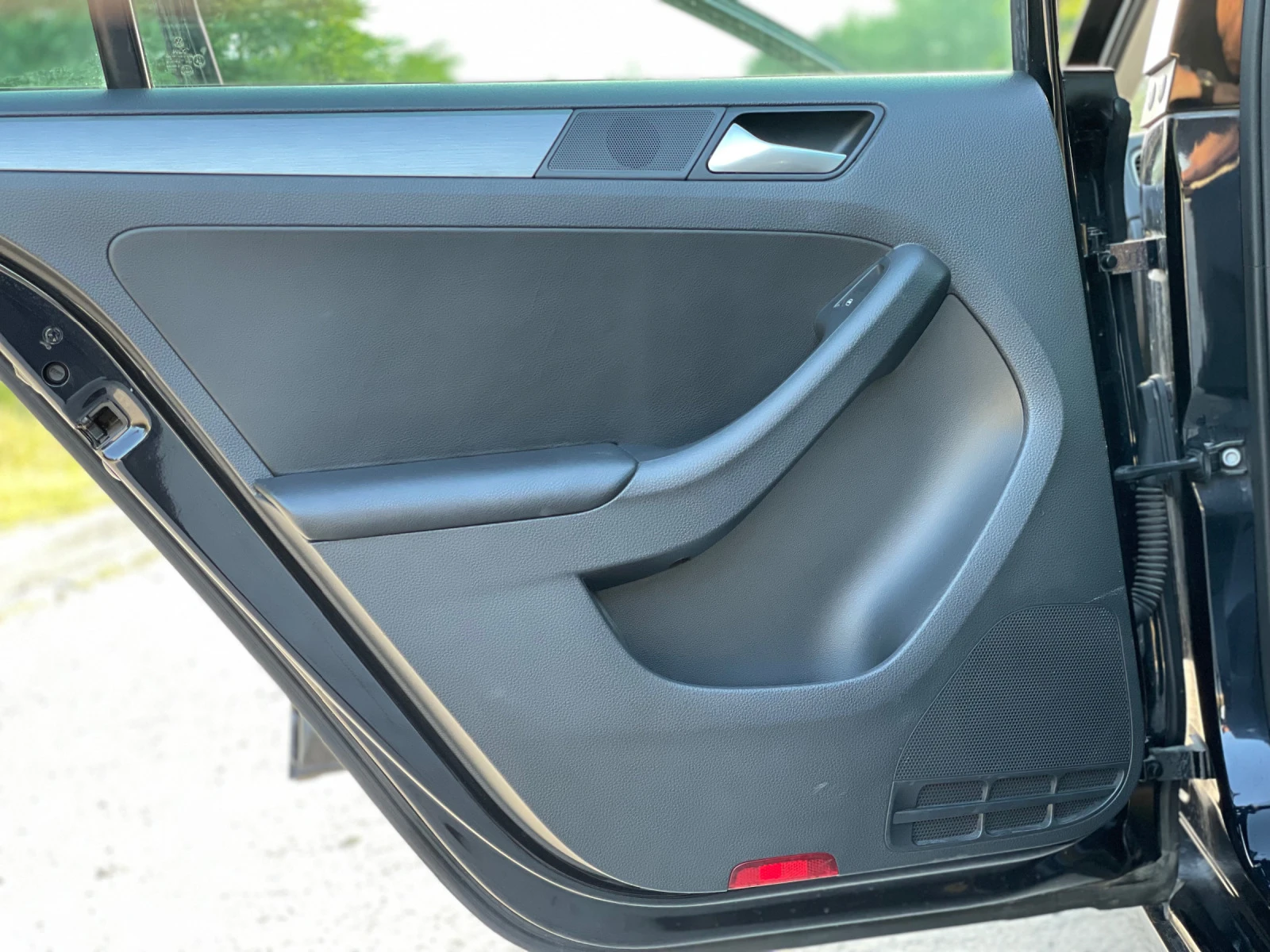 VW Jetta 1.6 Highline | Mobile.bg   13