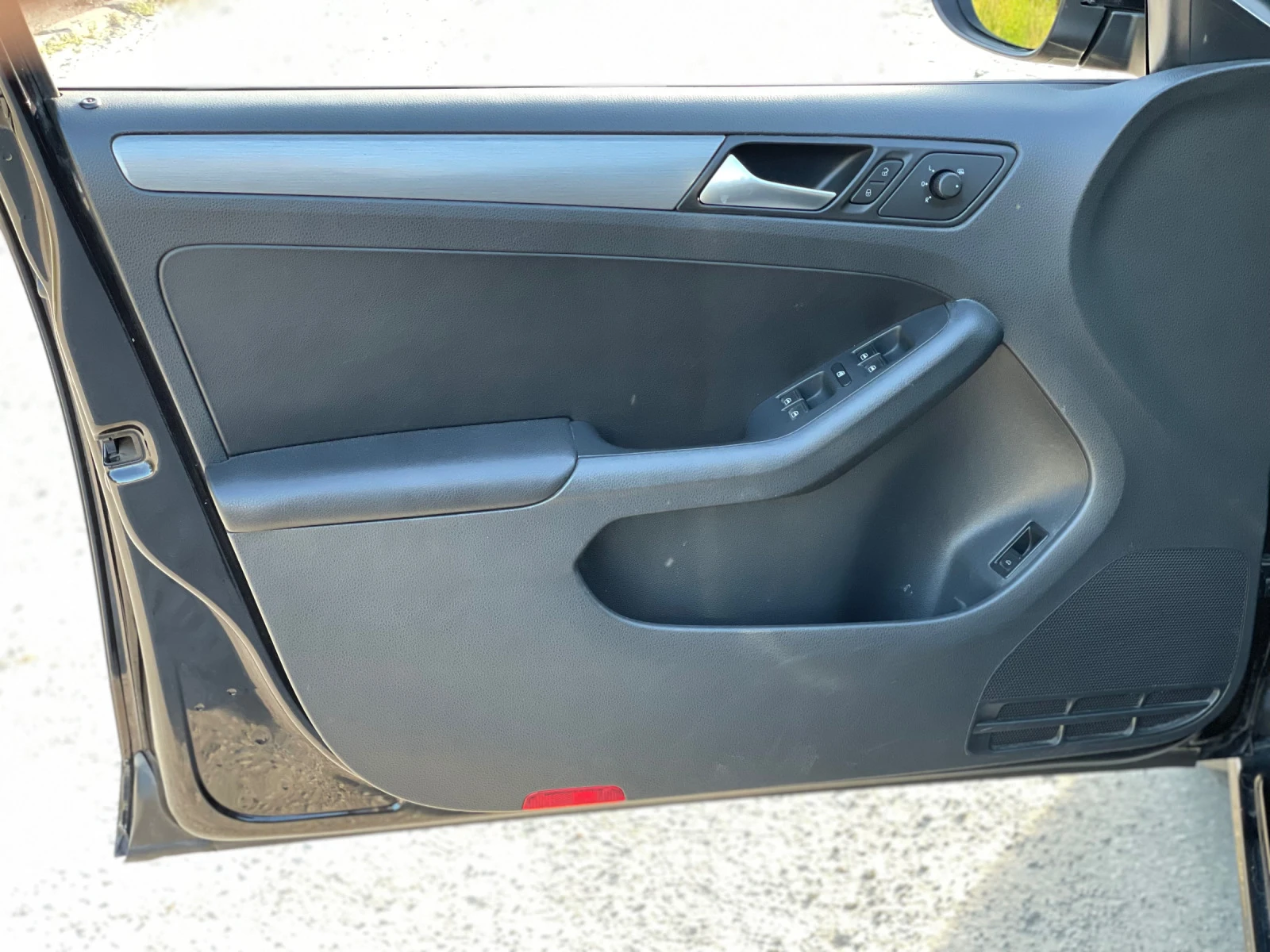 VW Jetta 1.6 Highline | Mobile.bg   11