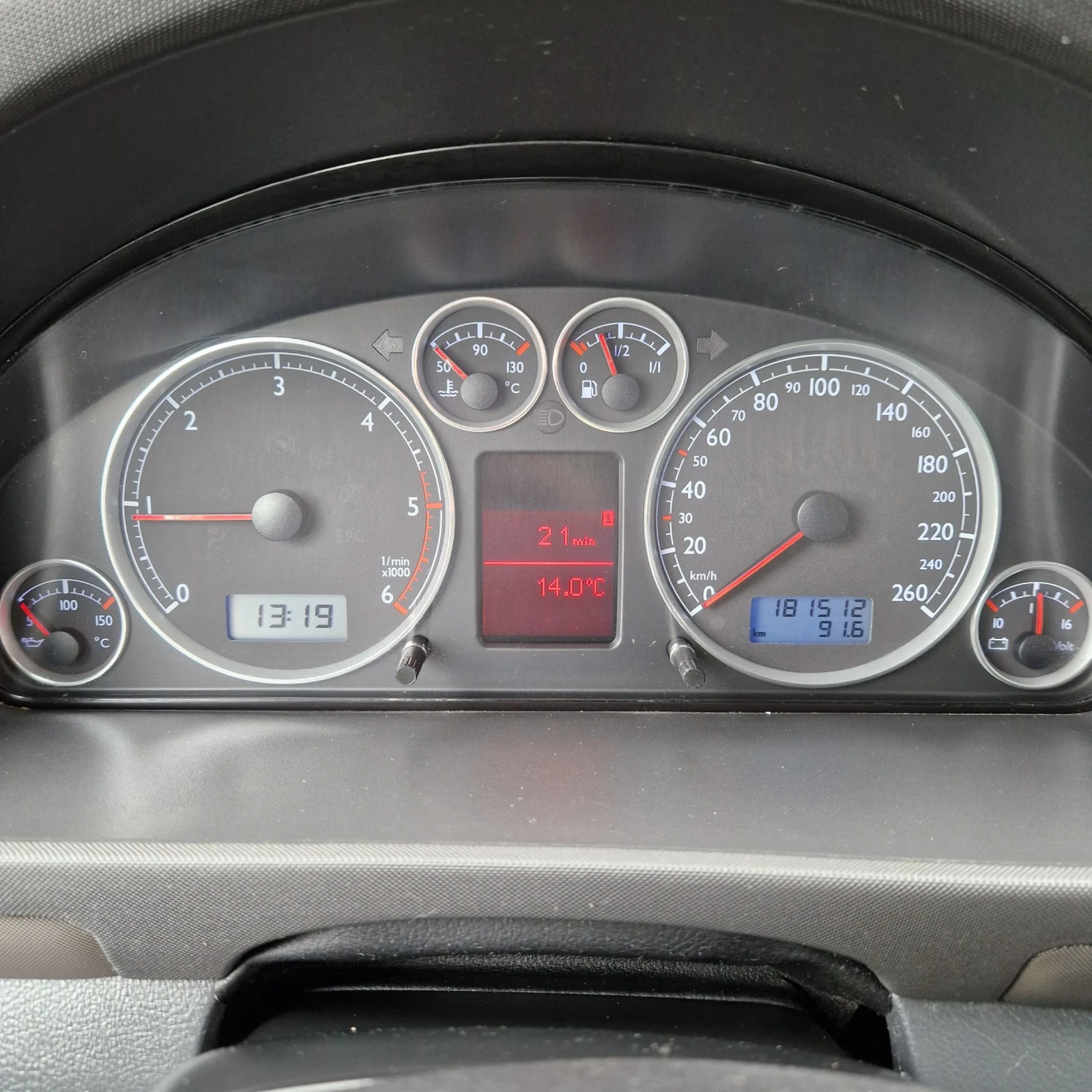 VW Sharan 2.0TDI FULL - изображение 7