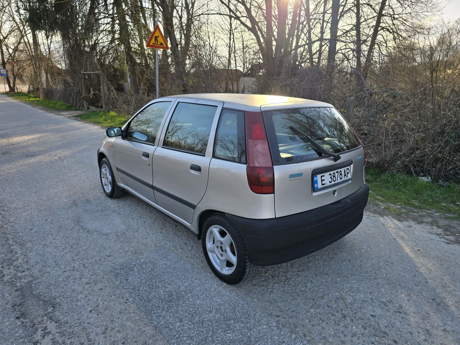 Fiat Punto, снимка 6 - Автомобили и джипове - 53880632