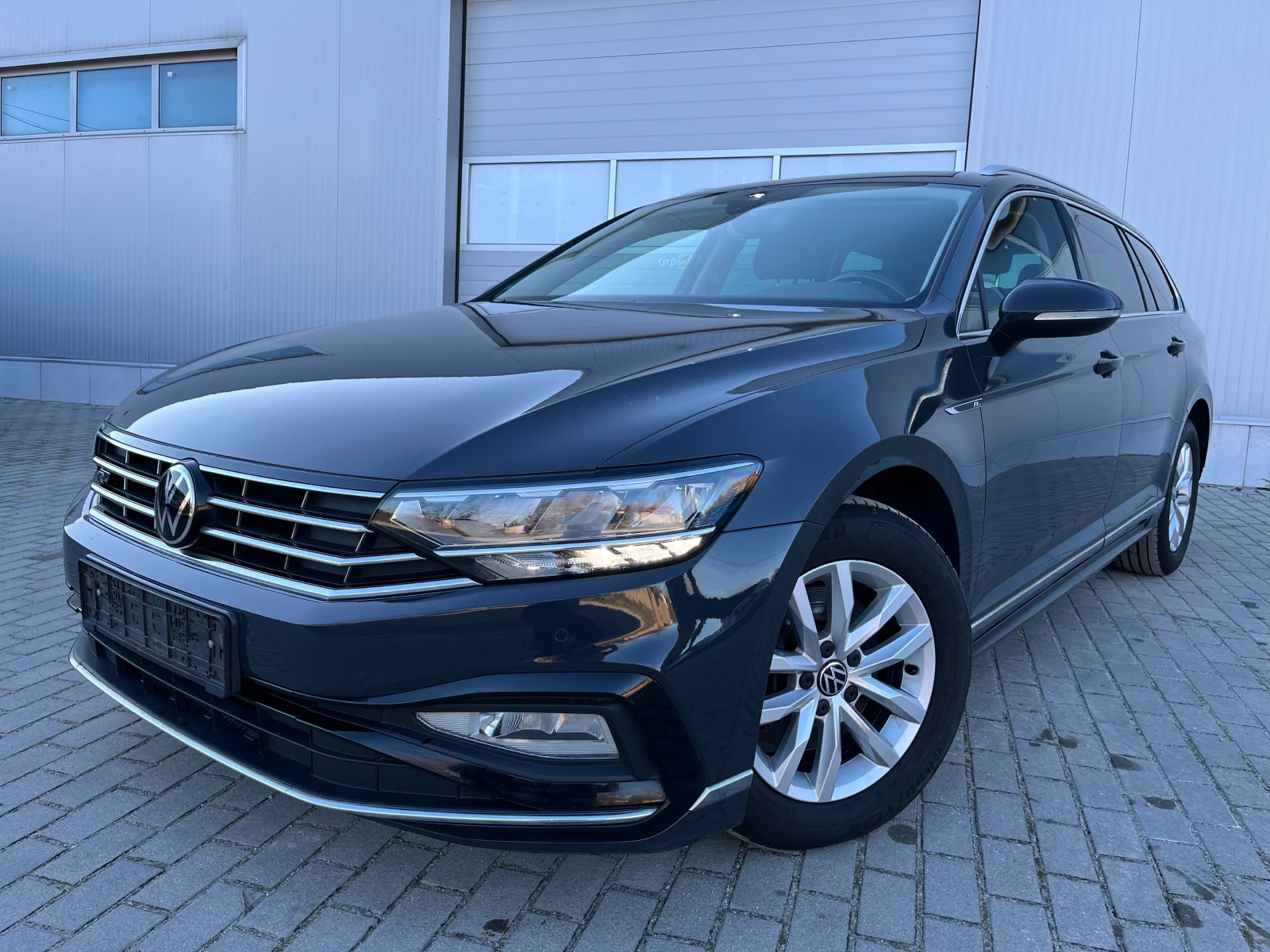 VW Passat 2.0 TDI DSG-автомати, Digital R-LINE TUV, 8бр джан | Auto.bg — изображение 1