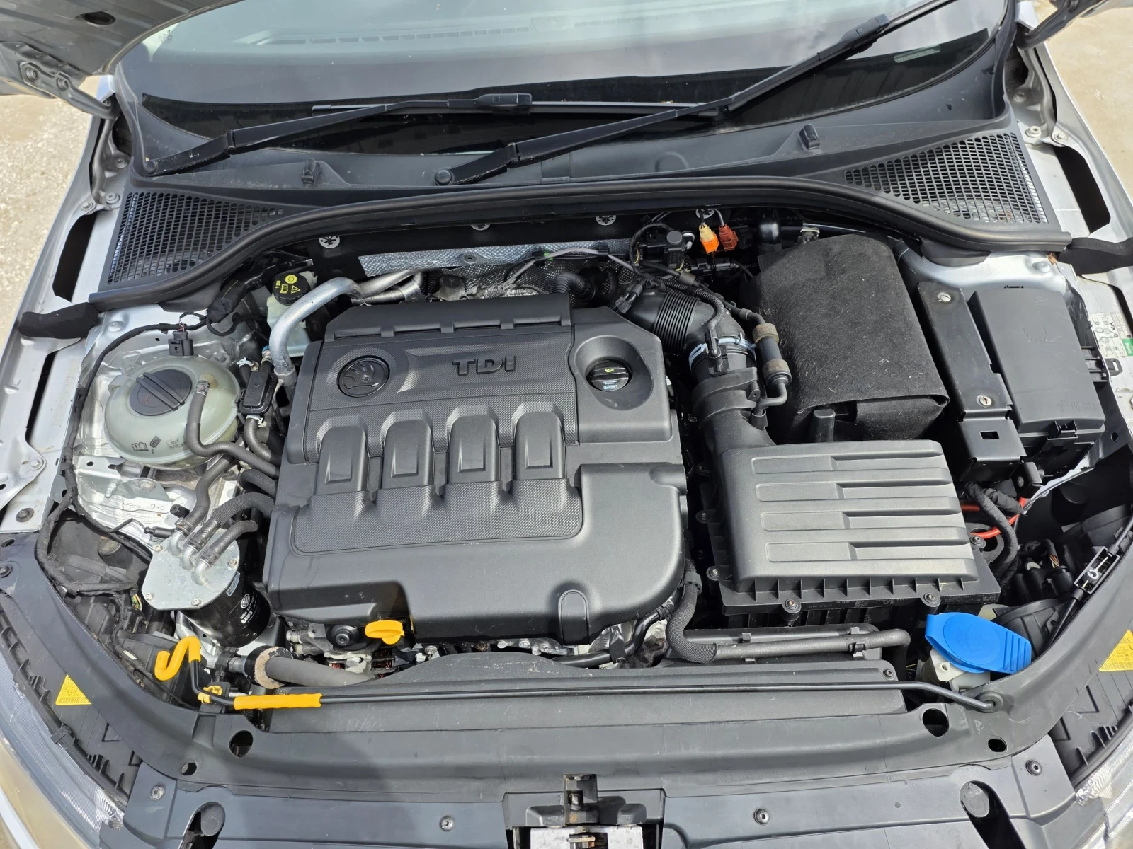 Skoda Octavia ДЕСЕН ВОЛАН, снимка 8 - Автомобили и джипове - 54031511