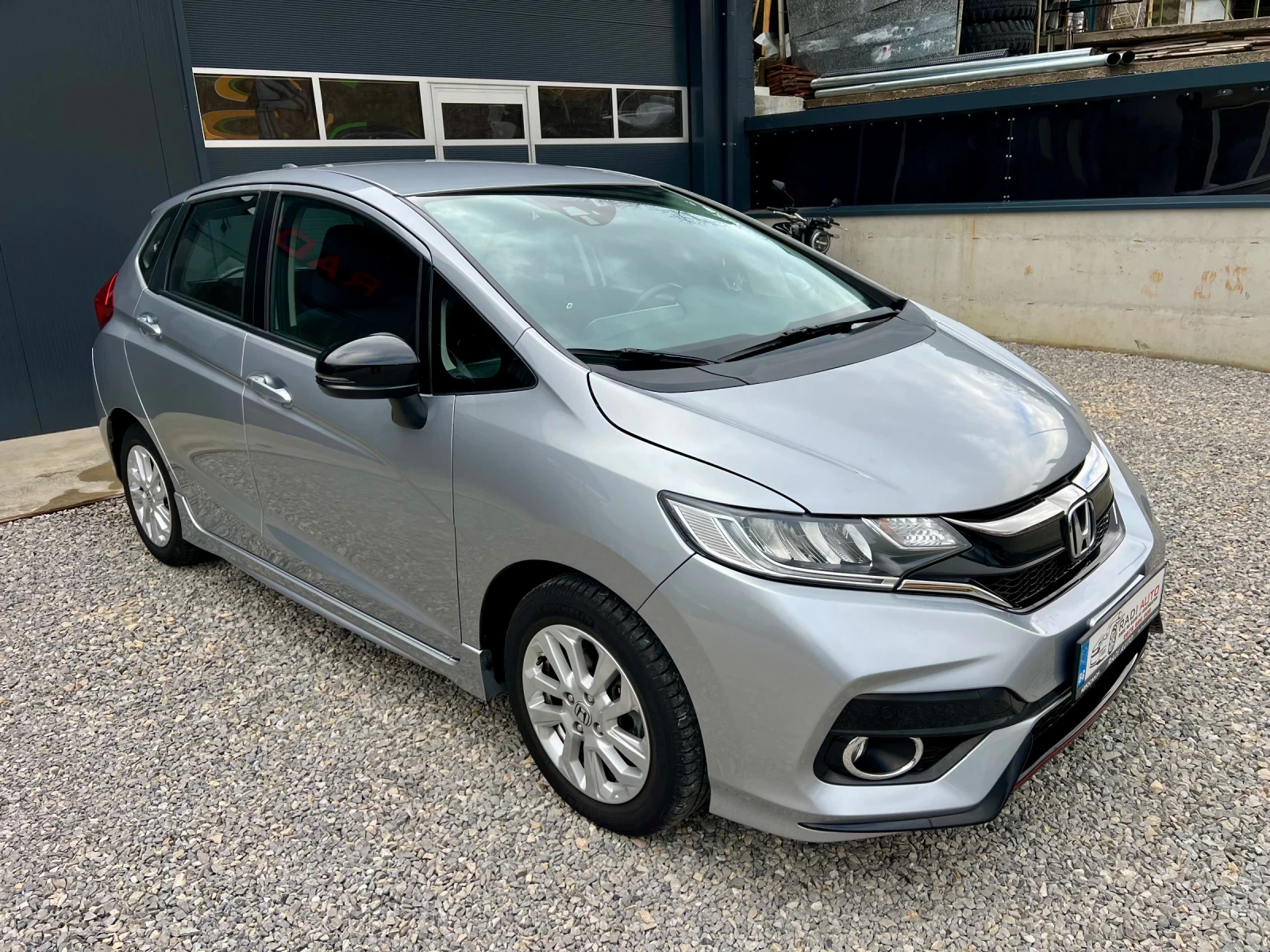 Honda Jazz 1.5i АВТОМАТ ШВЕЙЦАРИЯ, снимка 2 - Автомобили и джипове - 54083412