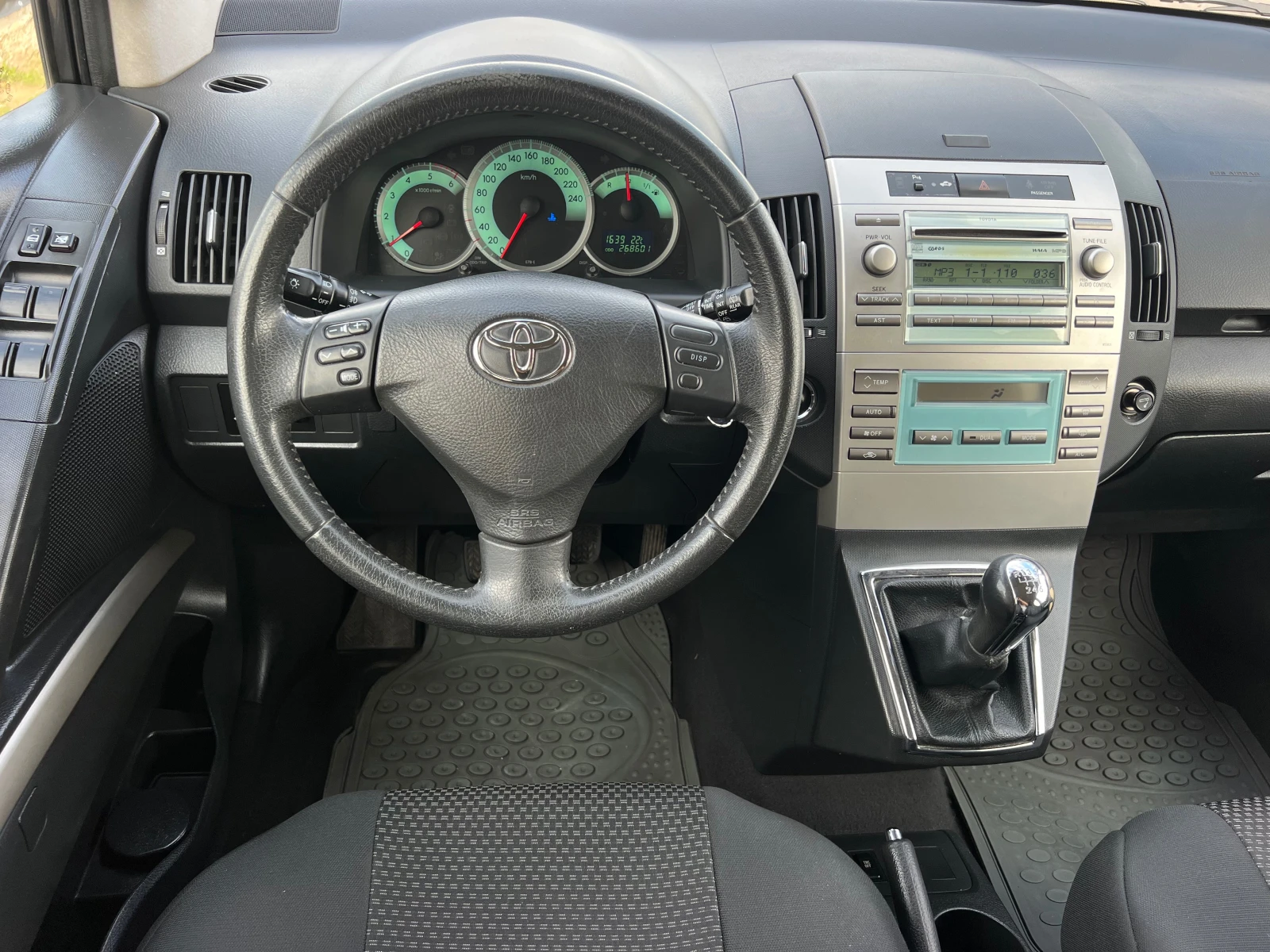 Toyota Corolla verso 2.0D4D FACELIFT/KLIMATRONIK/6sk/UNIKAT, снимка 15 - Автомобили и джипове - 54155145