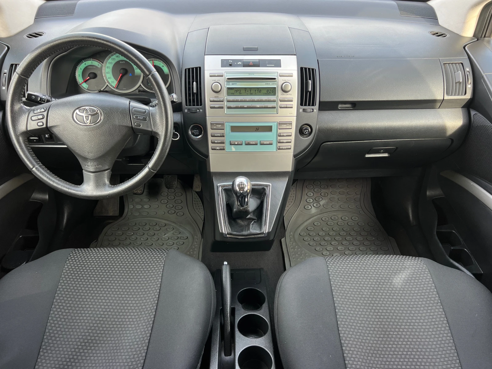 Toyota Corolla verso 2.0D4D FACELIFT/KLIMATRONIK/6sk/UNIKAT, снимка 14 - Автомобили и джипове - 54155145