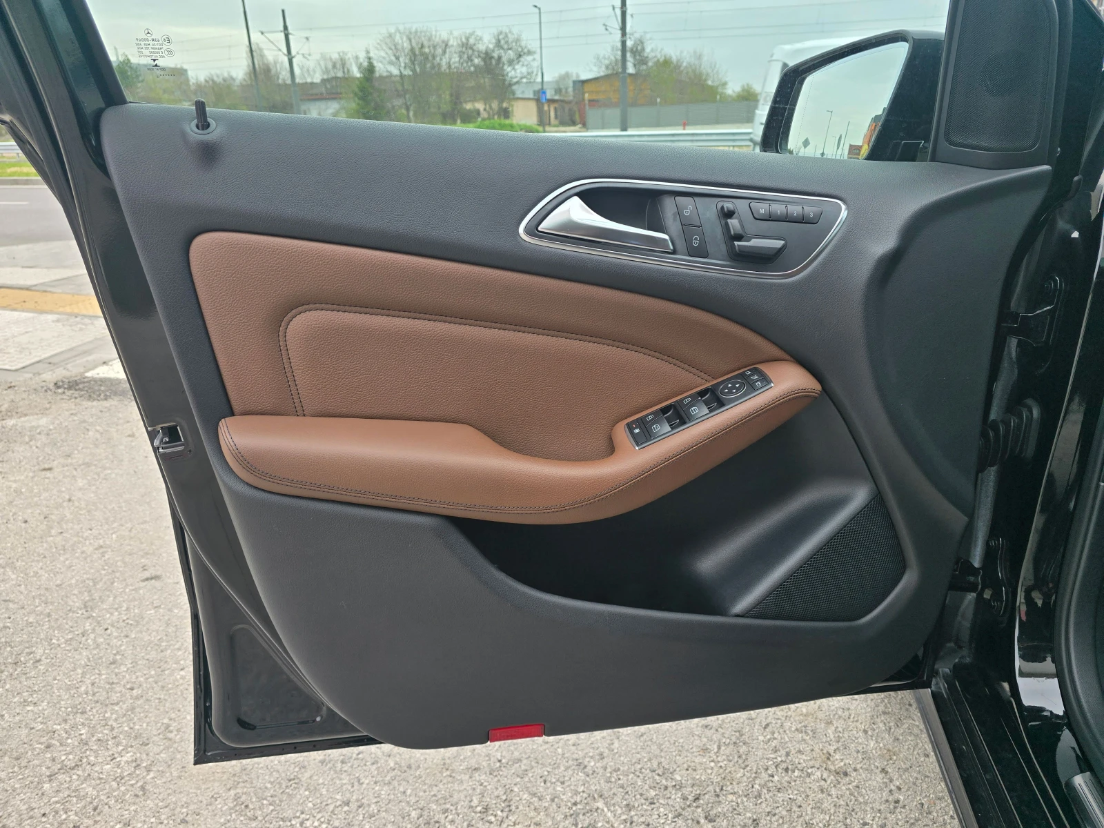 Mercedes-Benz B 250 2.0 / Prestige / Distronic, снимка 8 - Автомобили и джипове - 54239593