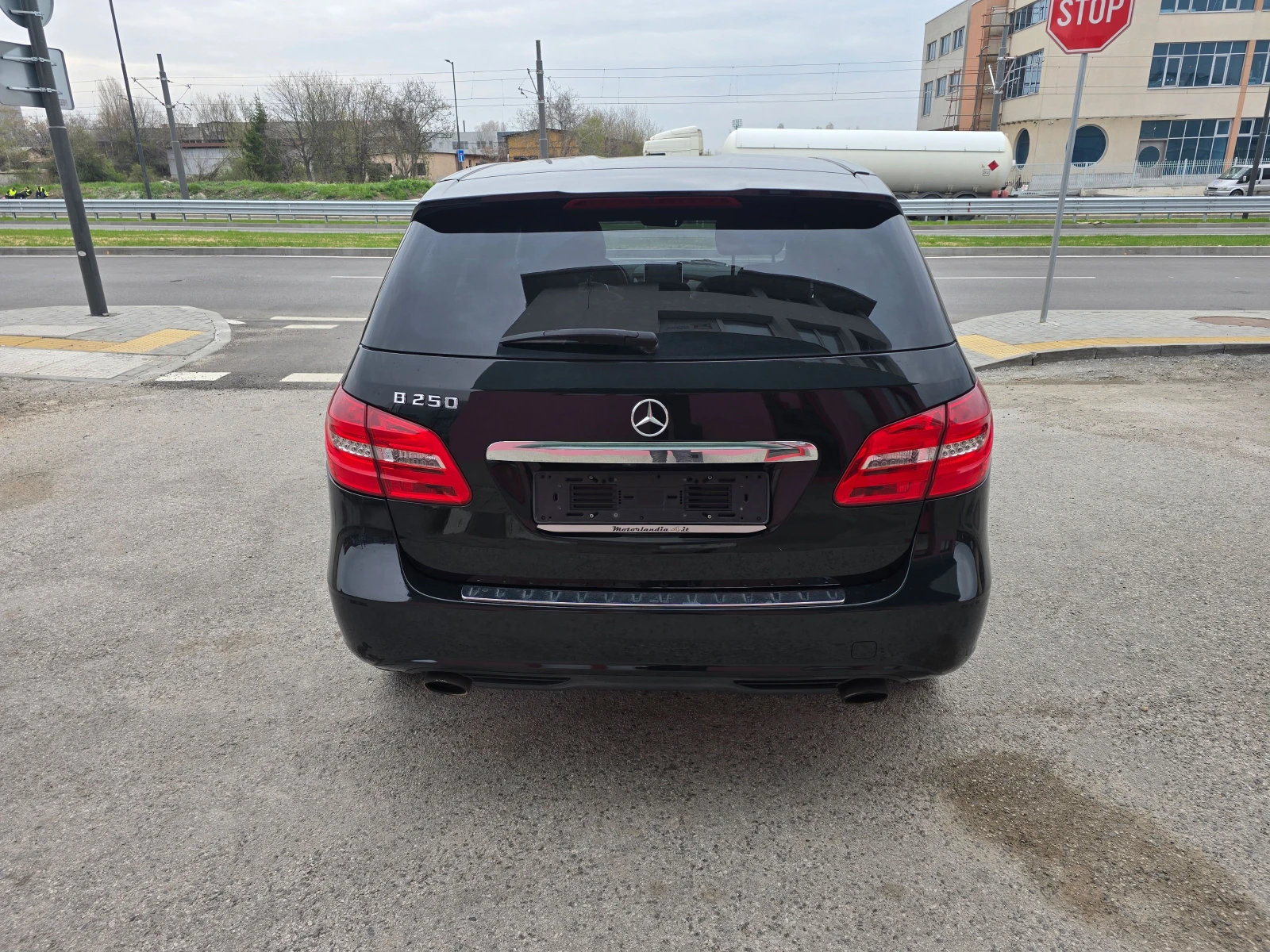 Mercedes-Benz B 250 2.0 / Prestige / Distronic, снимка 5 - Автомобили и джипове - 54239593