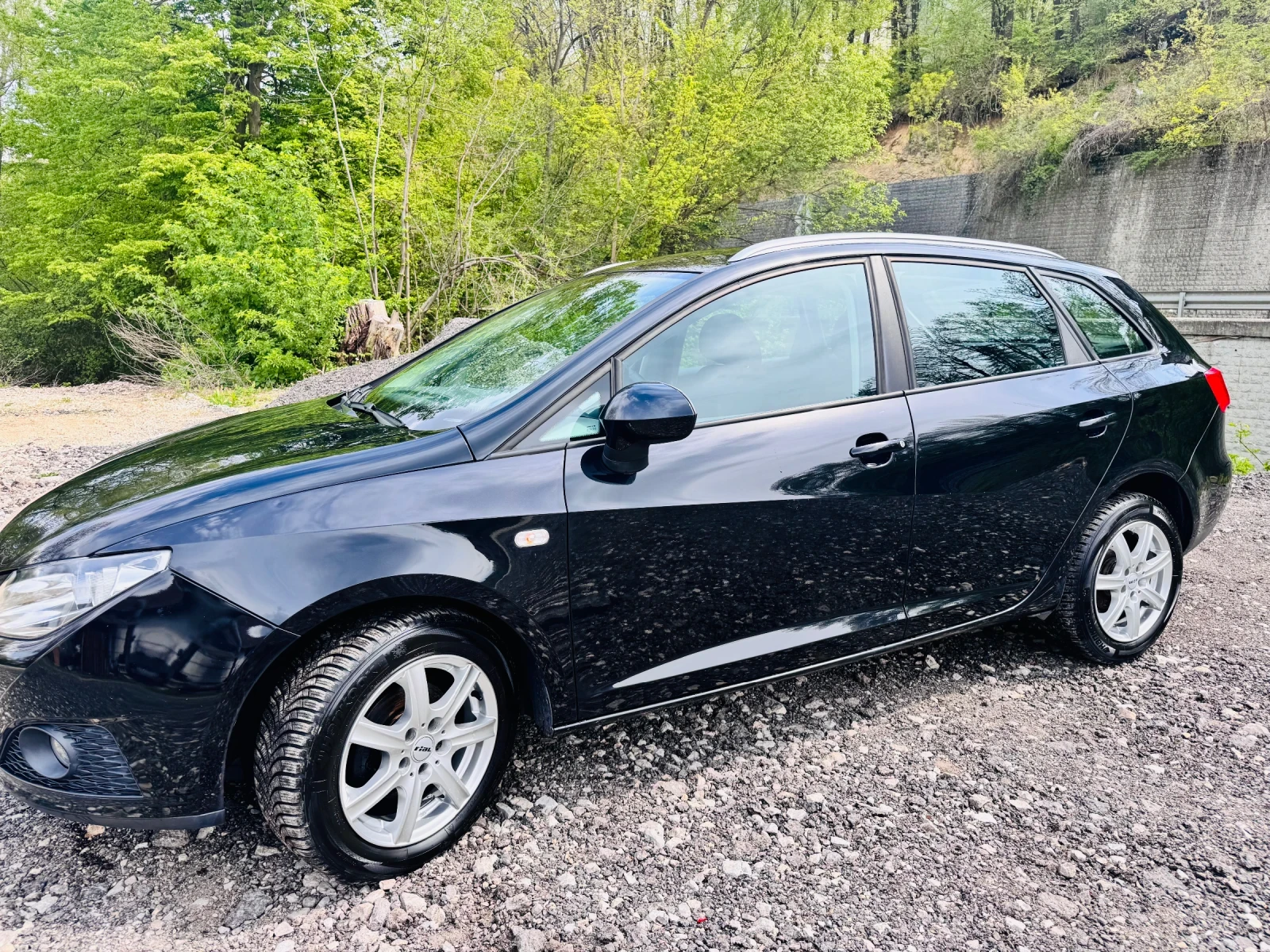 Seat Ibiza 1.4i* СтарияМотор* ТОП, снимка 4 - Автомобили и джипове - 54360011