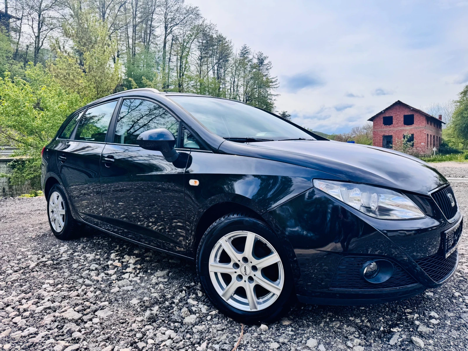 Seat Ibiza 1.4i* СтарияМотор* ТОП, снимка 3 - Автомобили и джипове - 54360011