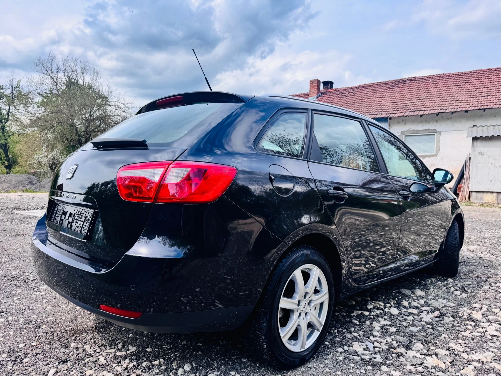 Seat Ibiza 1.4i* СтарияМотор* ТОП, снимка 6 - Автомобили и джипове - 54360011