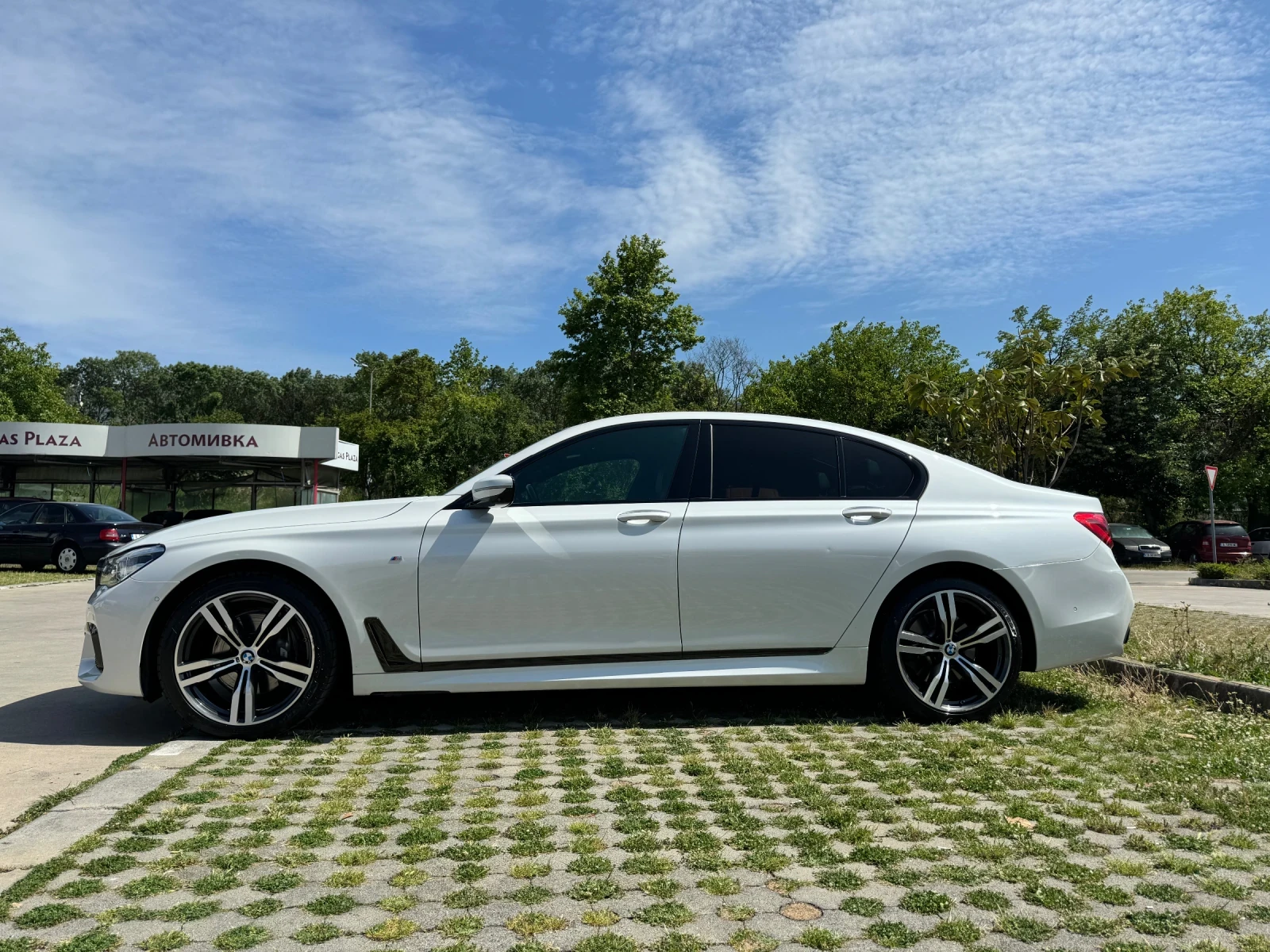 BMW 740, снимка 2 - Автомобили и джипове - 54563067