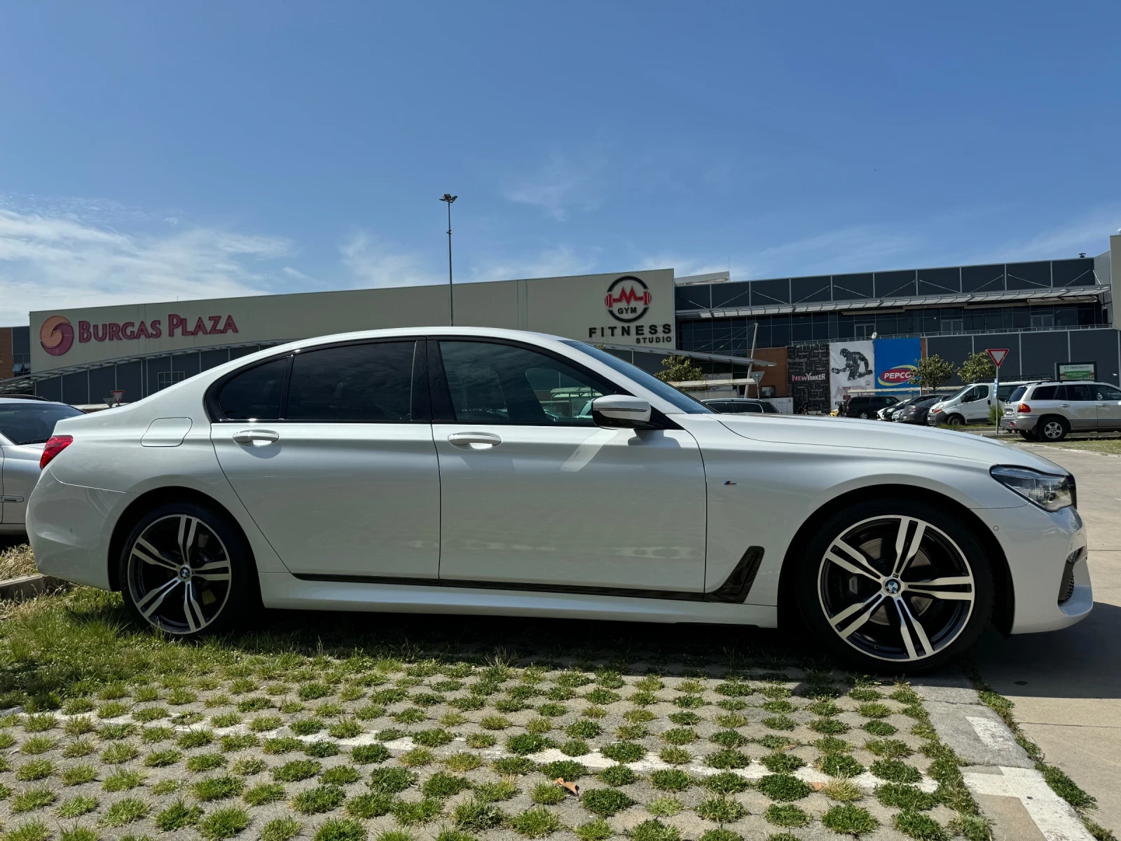 BMW 740, снимка 3 - Автомобили и джипове - 54563067