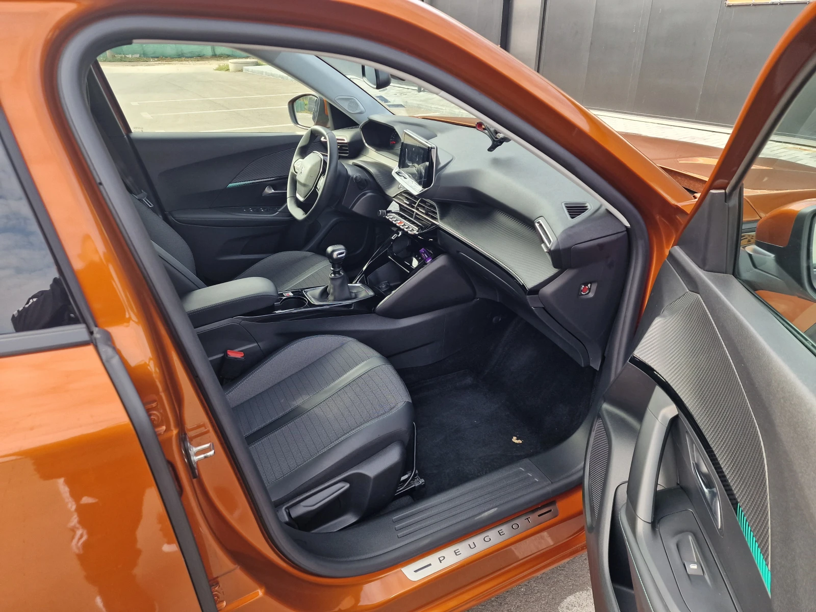 Peugeot 2008 allure, снимка 7 - Автомобили и джипове - 55104991