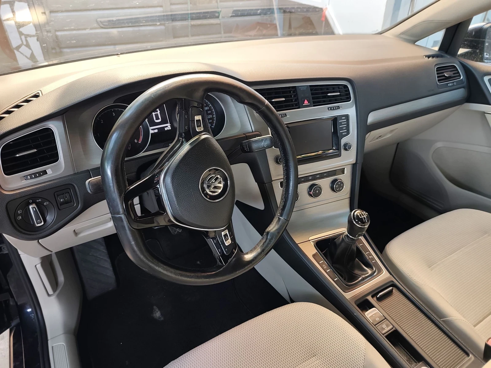 VW Golf 1.6 дизел , снимка 10 - Автомобили и джипове - 55236500