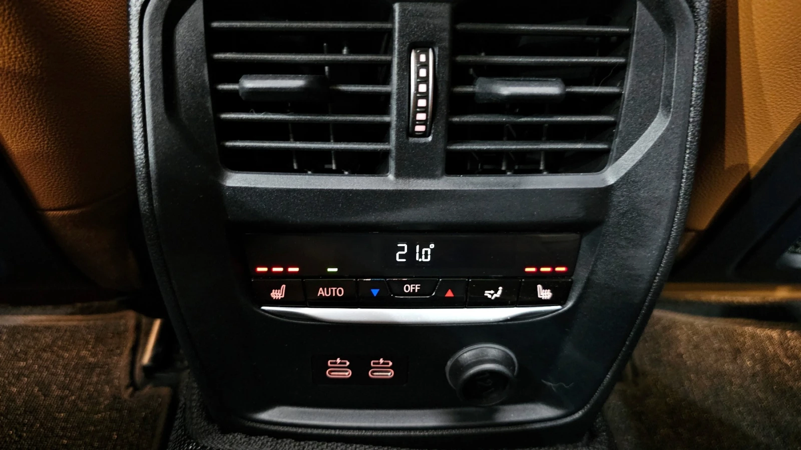 BMW 330 * M sport* HeadUp* Keyless* Navi, снимка 11 - Автомобили и джипове - 55244760