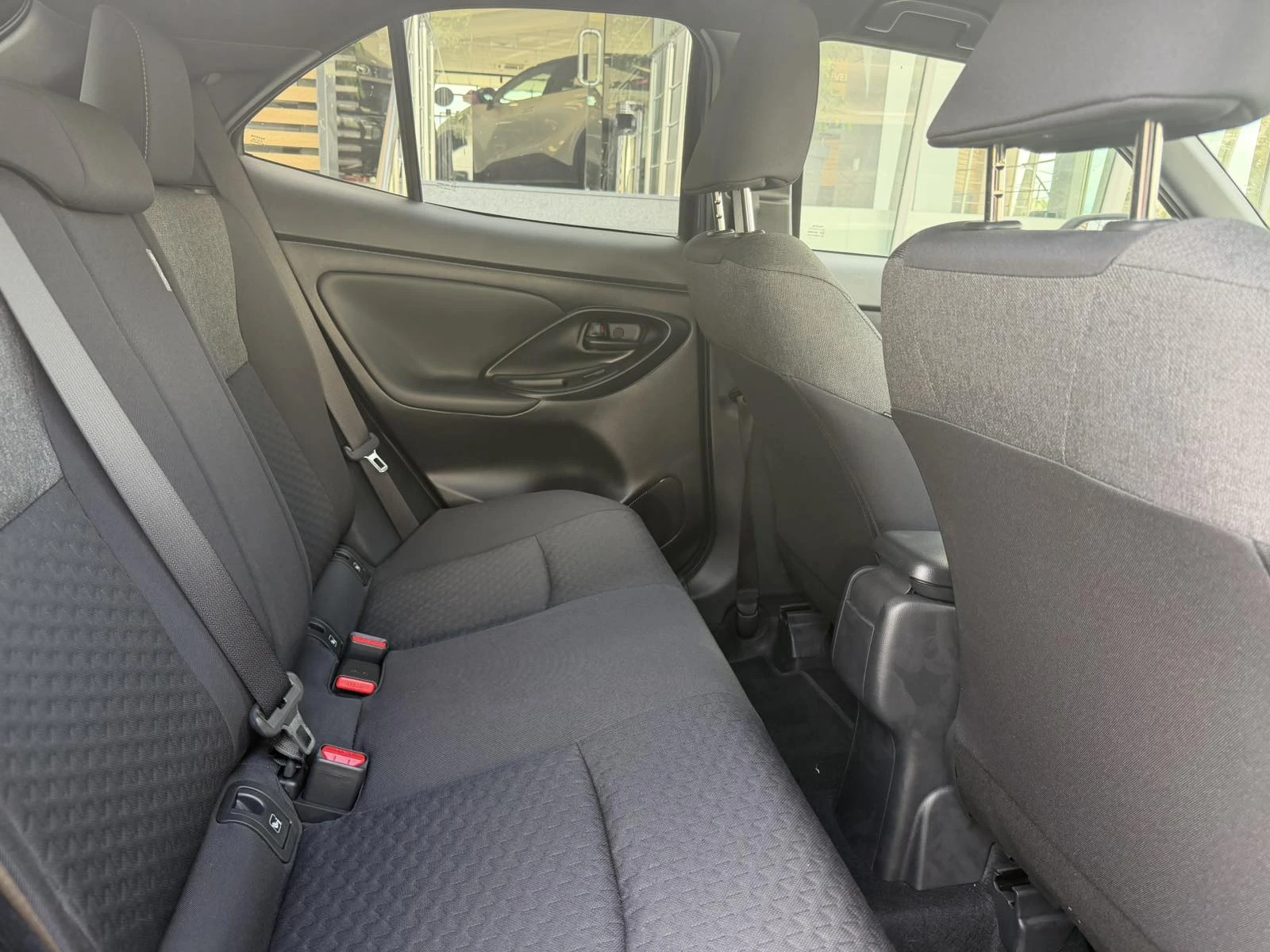 Toyota Yaris Cross CHIC, снимка 14 - Автомобили и джипове - 55660706
