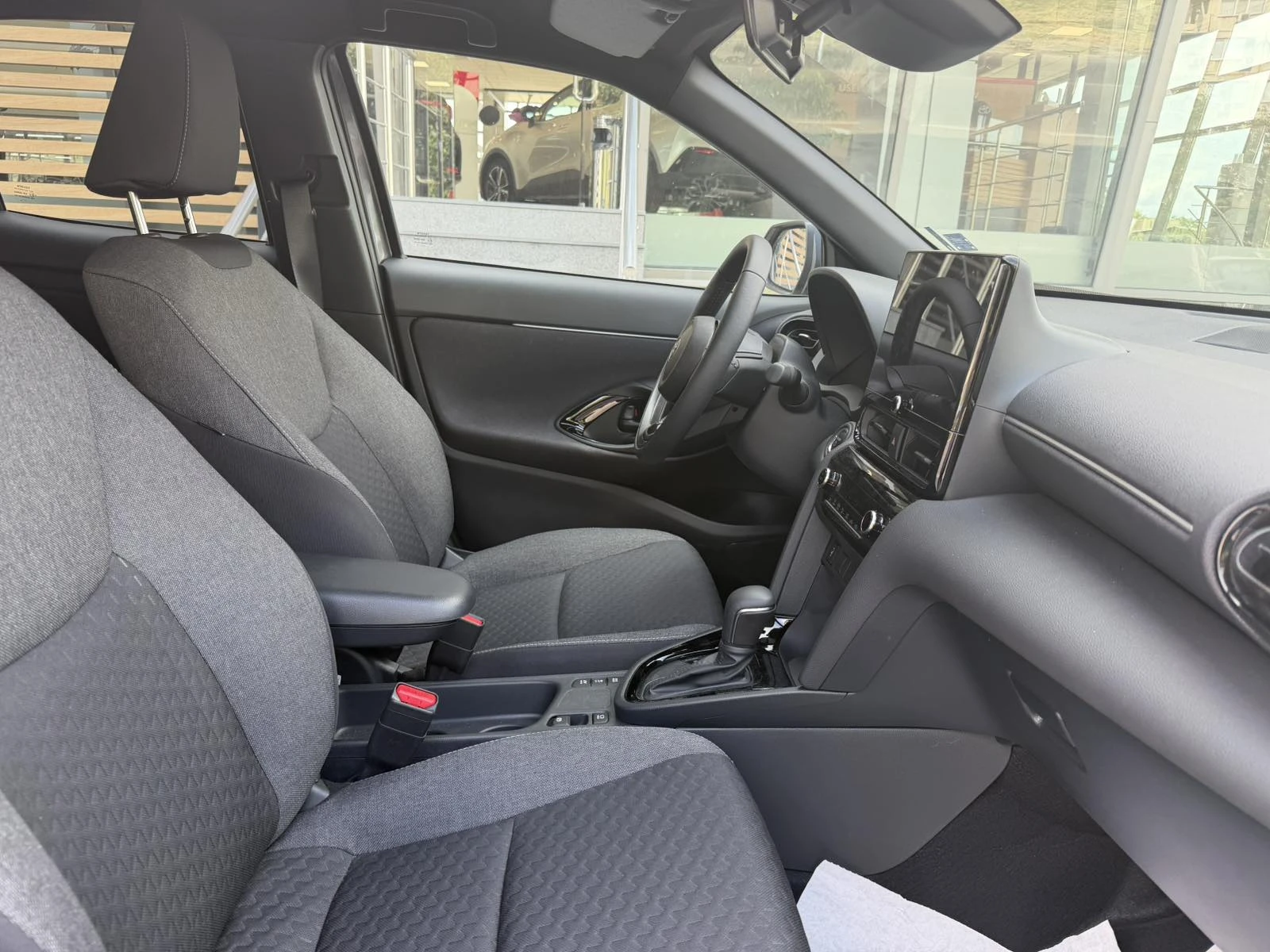 Toyota Yaris Cross CHIC, снимка 15 - Автомобили и джипове - 55660706