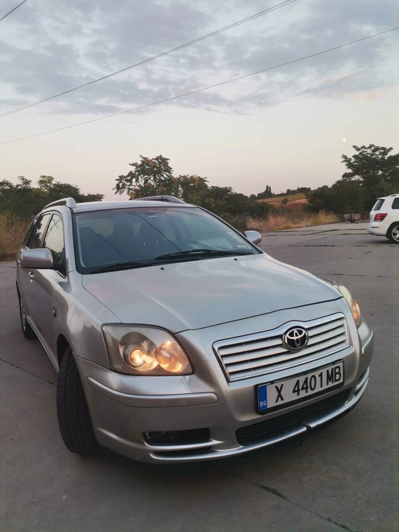 Toyota Avensis 2000 D4D, снимка 3 - Автомобили и джипове - 55805300