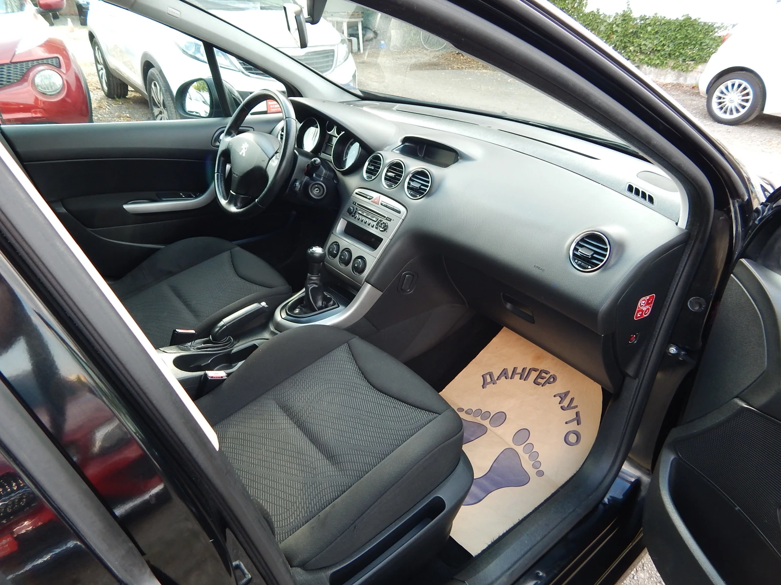 Peugeot 308 1.6HDI* 160000KM.* , снимка 15 - Автомобили и джипове - 56163546