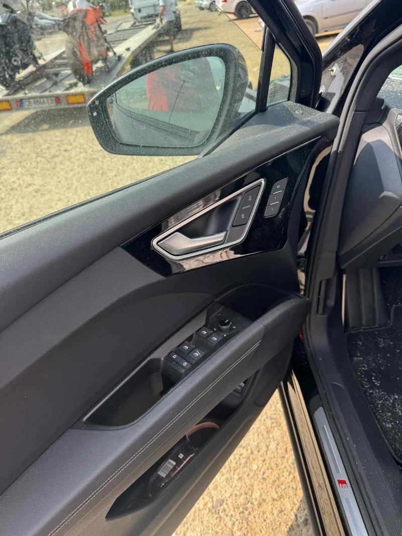 Audi Q4 ......, снимка 4 - Автомобили и джипове - 51186410