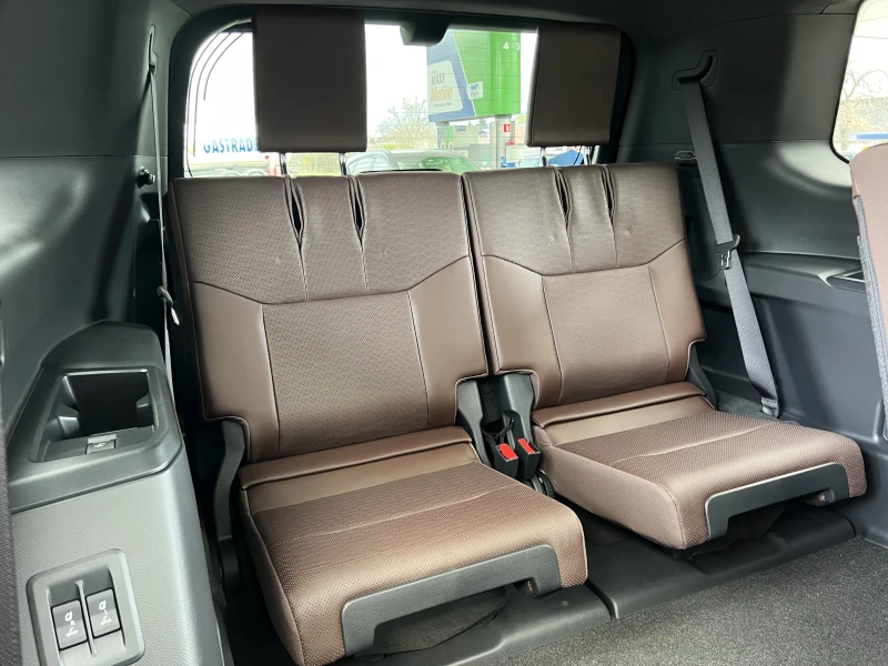 Toyota Land cruiser 250/2.8D-4D/LUXURY/7МЕСТЕН/JBL/HEADUP/PANO/НАЛИЧНА, снимка 16 - Автомобили и джипове - 52009898
