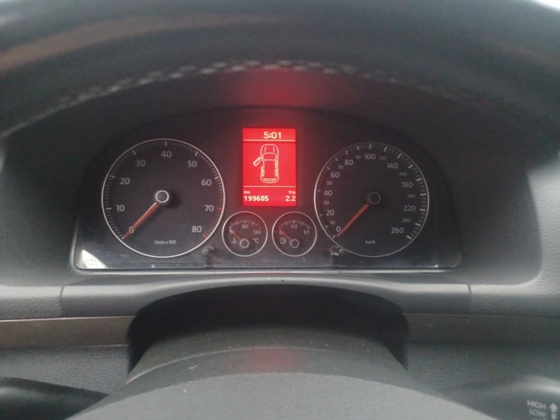 VW Touran 1.4 TSI 6 скорости, снимка 9 - Автомобили и джипове - 52586052