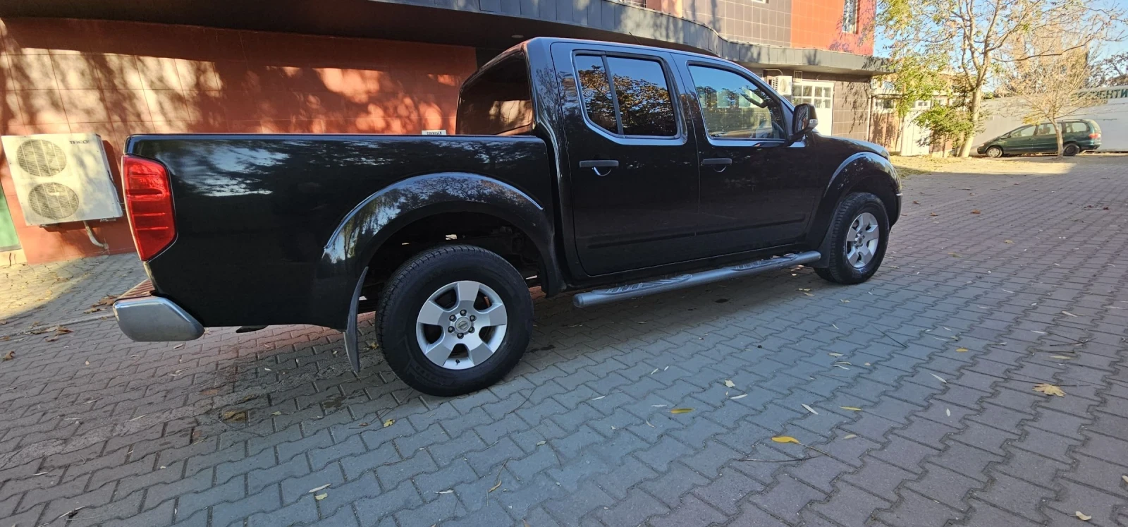 Nissan Navara DOUBLE CAB 4WD 2008 - изображение 4