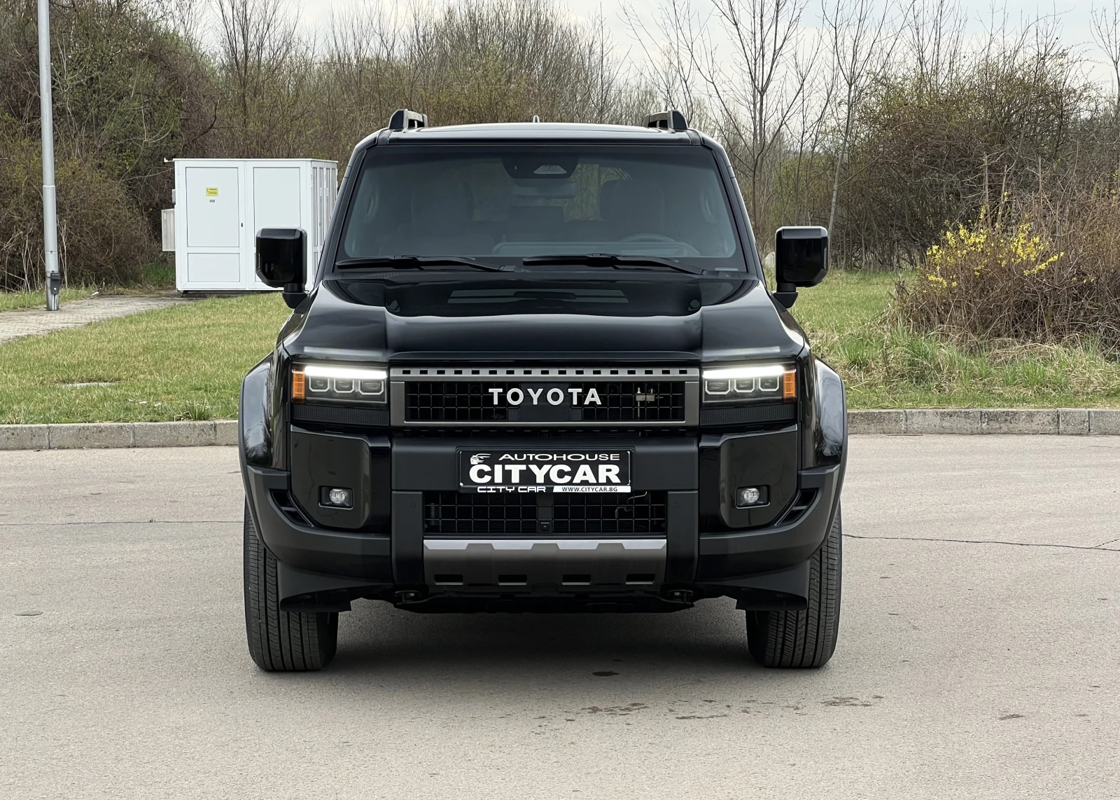 Toyota Land cruiser 250/2.8D-4D/LUXURY/7МЕСТЕН/JBL/HEADUP/PANO/НАЛИЧНА - изображение 2
