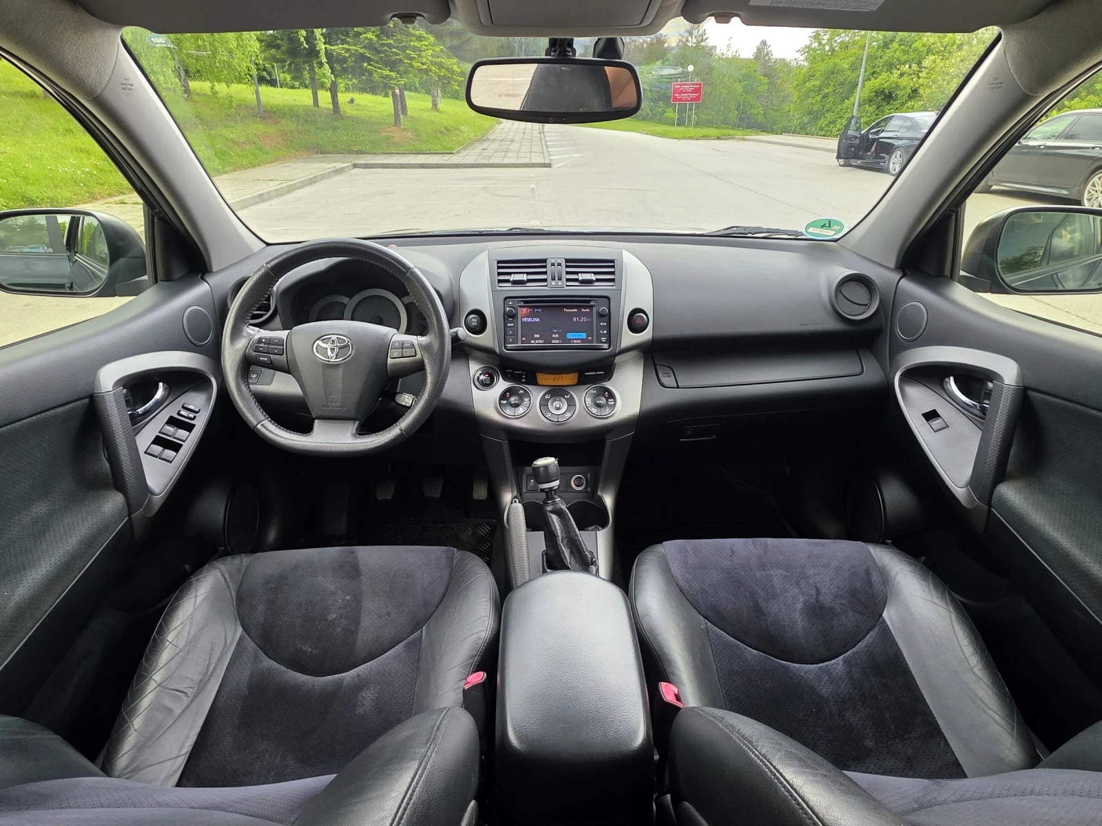 Toyota Rav4 Executive, Сервизна история, Навигация, Камера , снимка 9 - Автомобили и джипове - 54569001