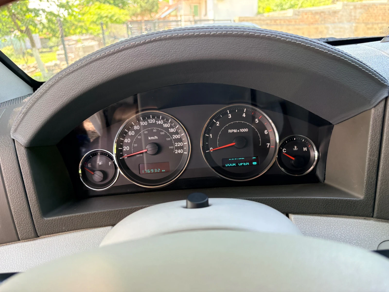 Jeep Grand cherokee 3.0 5G overland, снимка 7 - Автомобили и джипове - 54869859
