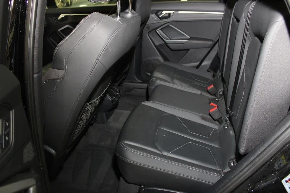 Audi Q3 45 TFSI Quattro* S-Line* ПОДГРЕВ* КАМЕРА* ПАНОРАМА, снимка 15 - Автомобили и джипове - 54894442