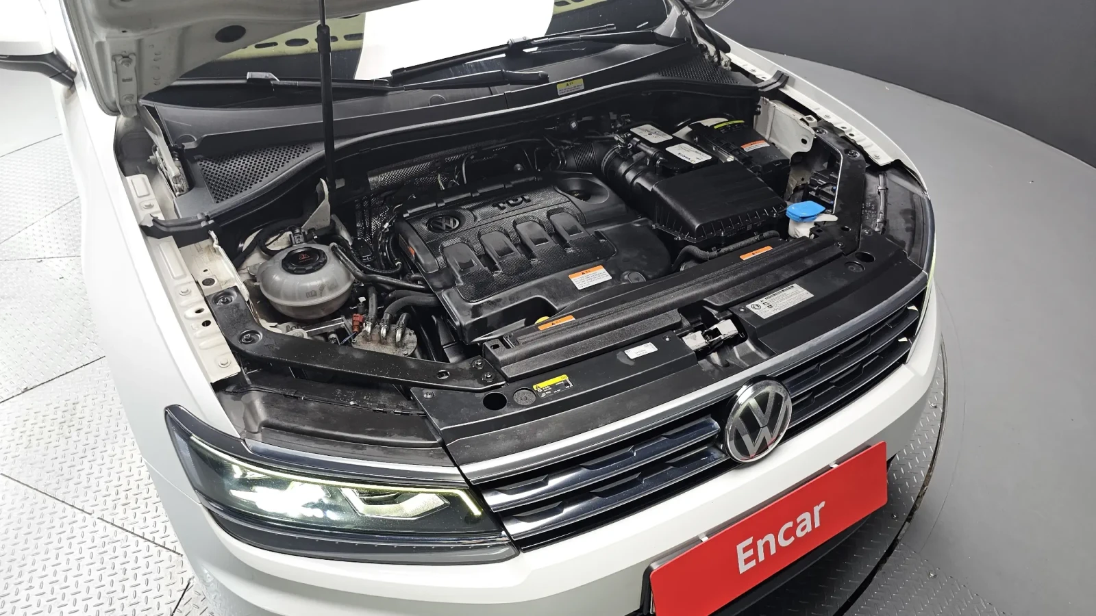 VW Tiguan 2.0TDI PRESTIGE/PANORAMA/360CAM, снимка 6 - Автомобили и джипове - 55188061