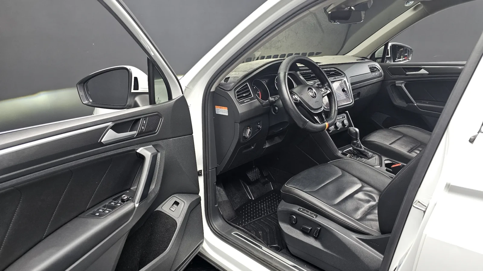 VW Tiguan 2.0TDI PRESTIGE/PANORAMA/360CAM, снимка 10 - Автомобили и джипове - 55188061