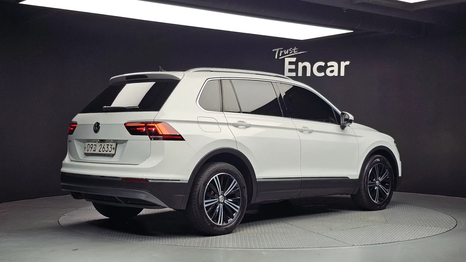 VW Tiguan 2.0TDI PRESTIGE/PANORAMA/360CAM, снимка 2 - Автомобили и джипове - 55188061