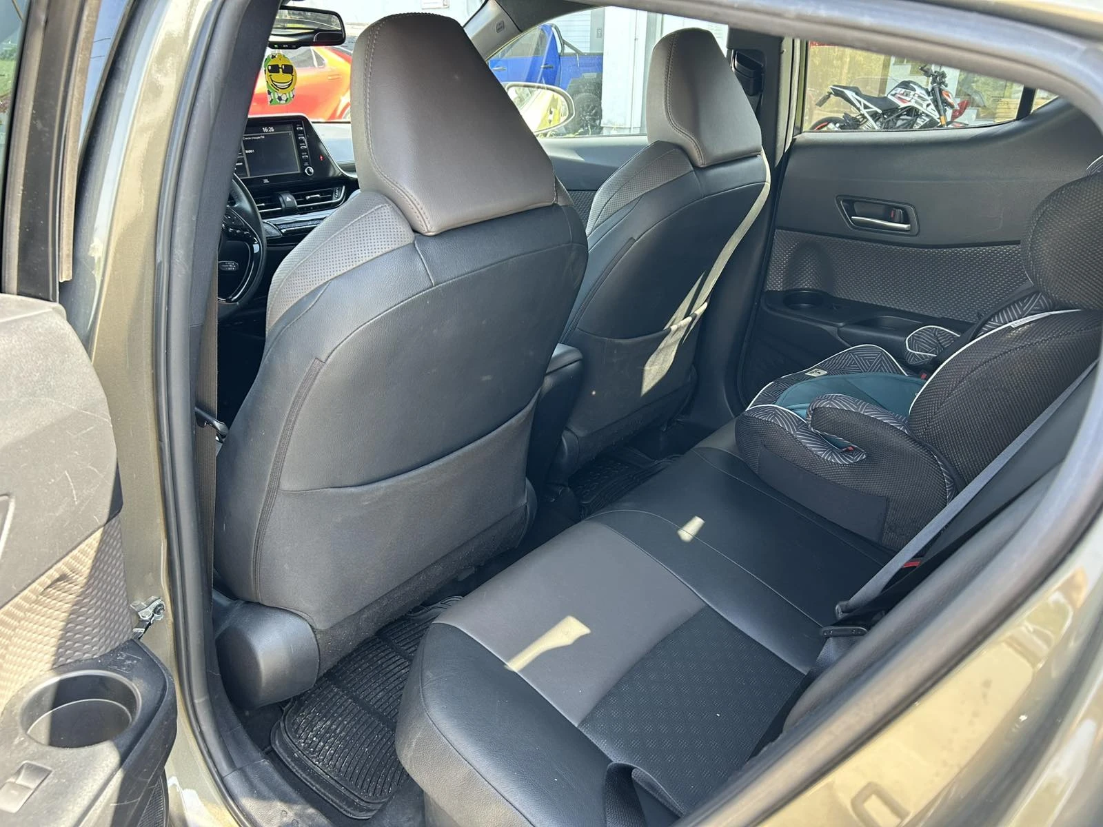 Toyota C-HR, снимка 10 - Автомобили и джипове - 56158857
