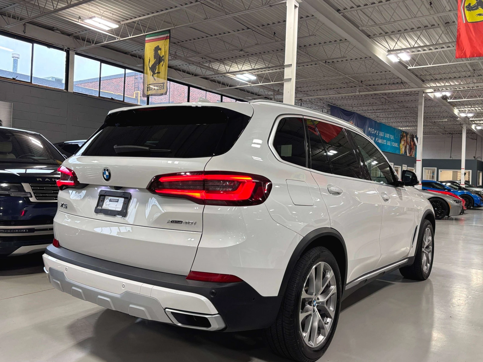 BMW X5 xDrive| AWD| HEADSUP| 3DCAM| AMBIENT| LEATHER| PAN, снимка 3 - Автомобили и джипове - 56249645