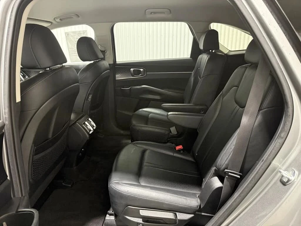 Kia Sorento, снимка 13 - Автомобили и джипове - 56689986