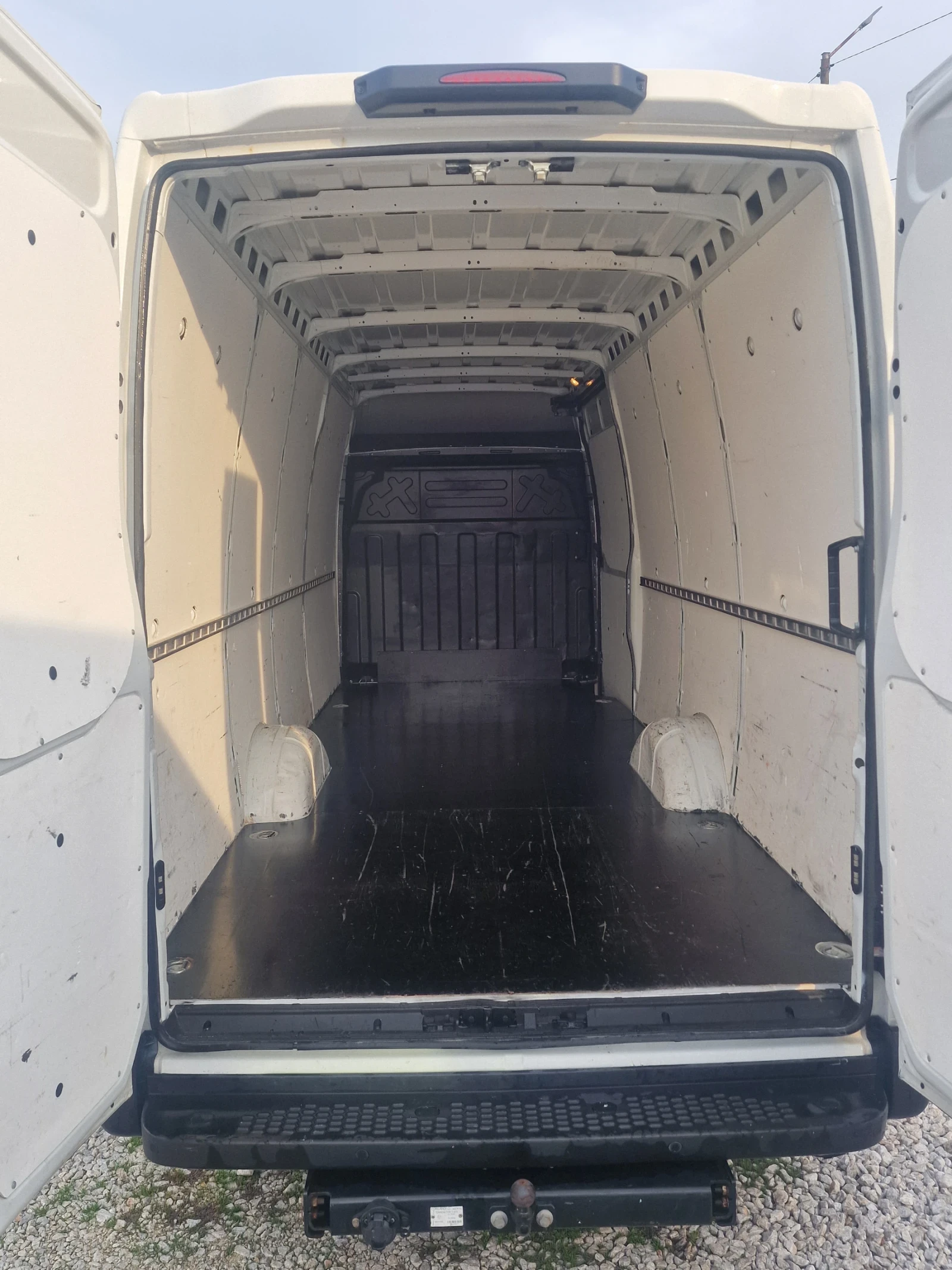 Iveco 35s15 3.0 150hp топ състояние, снимка 11 - Бусове и автобуси - 55872481