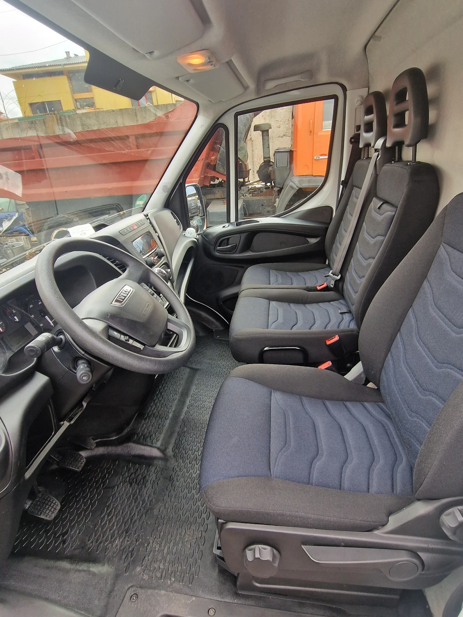 Iveco 35s15 3.0 150hp топ състояние, снимка 10 - Бусове и автобуси - 55872481