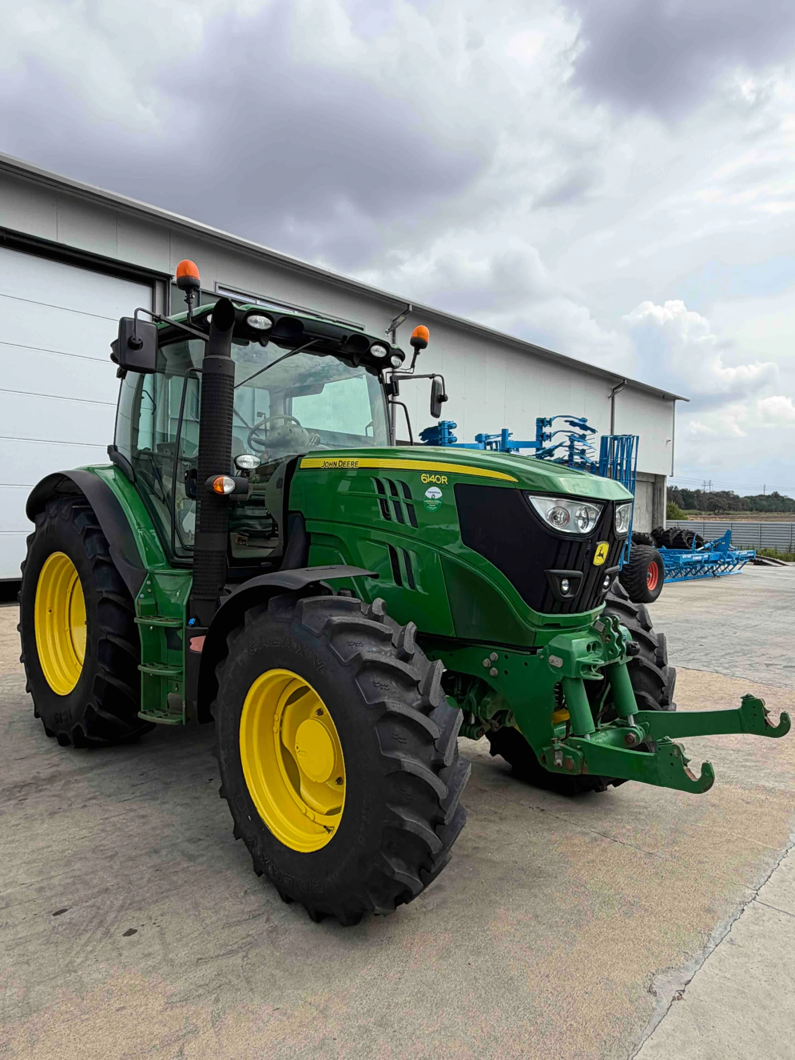 Трактор John Deere 6140R - лизинг