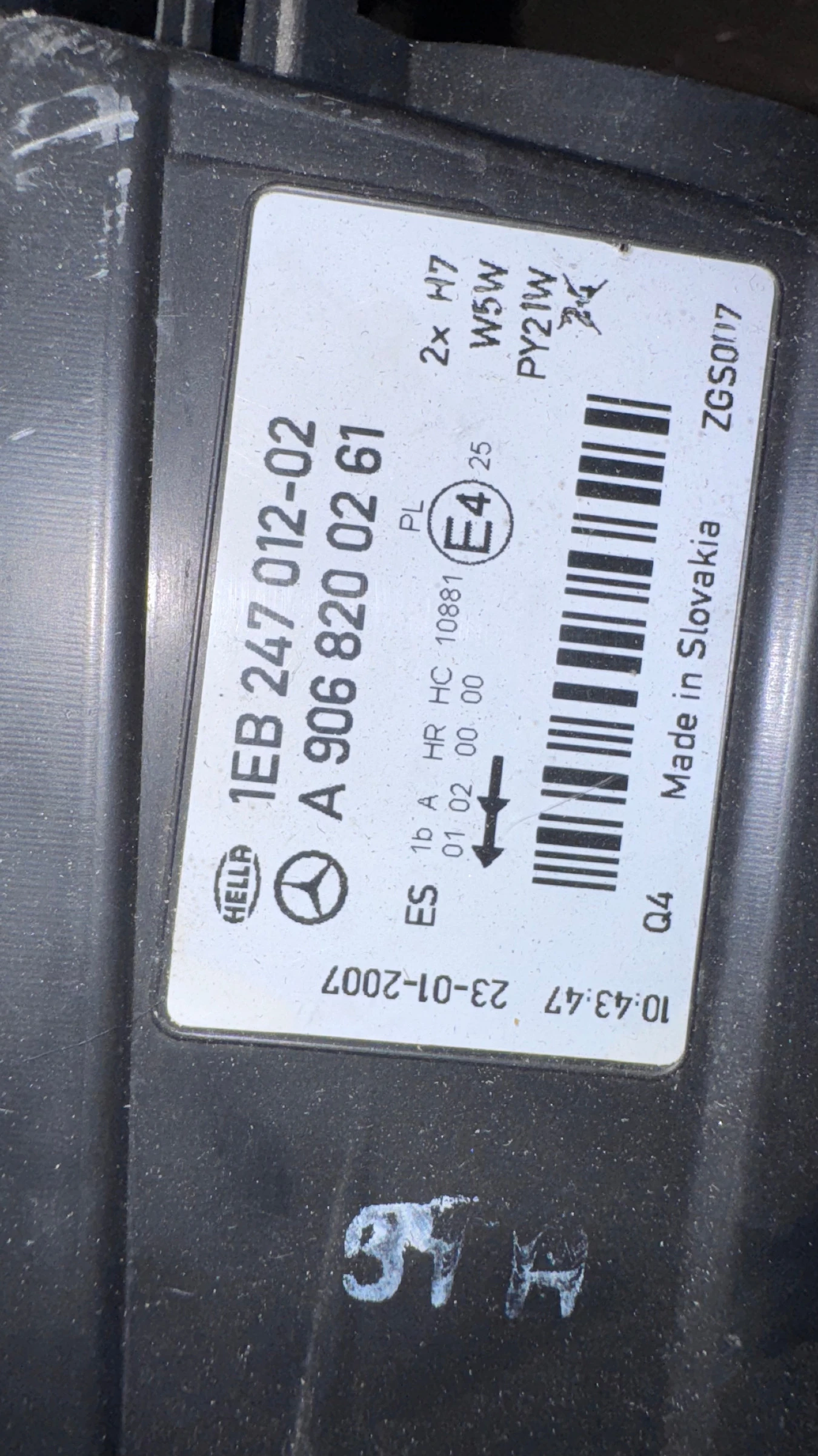   a Mercedes Sprinter -  A9068200261 / 1EB247012-02 | Mobile.bg   2