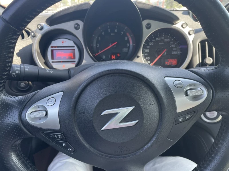 Nissan 370Z, снимка 7 - Автомобили и джипове - 47479352