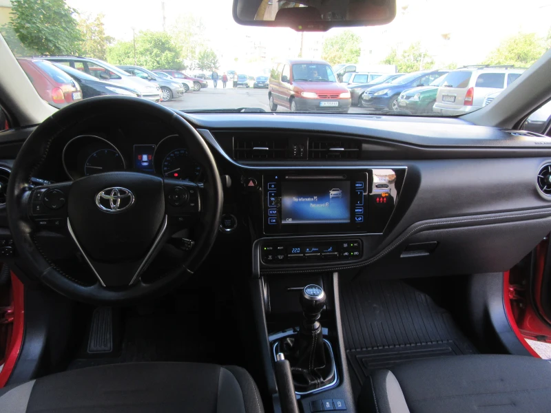 Toyota Auris 1.4D-4D 128000km! EURO6, снимка 12 - Автомобили и джипове - 47307298