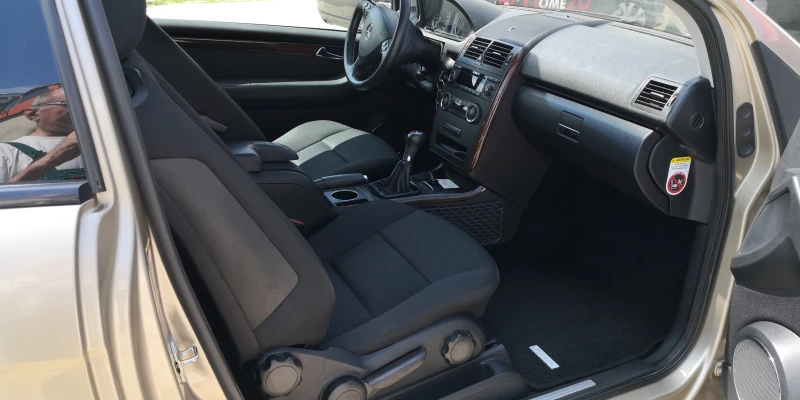 Mercedes-Benz A 170 Elegance, снимка 12 - Автомобили и джипове - 52579220