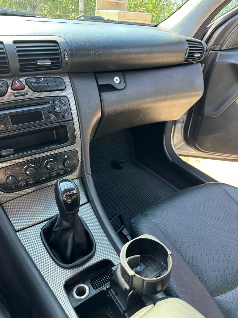 Mercedes-Benz C 200, снимка 7 - Автомобили и джипове - 52449432