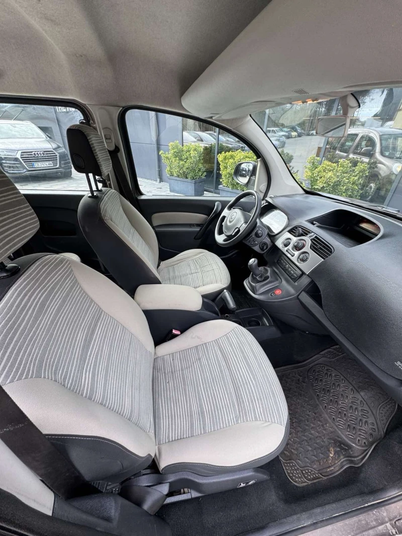 Renault Kangoo, снимка 12 - Автомобили и джипове - 52095239