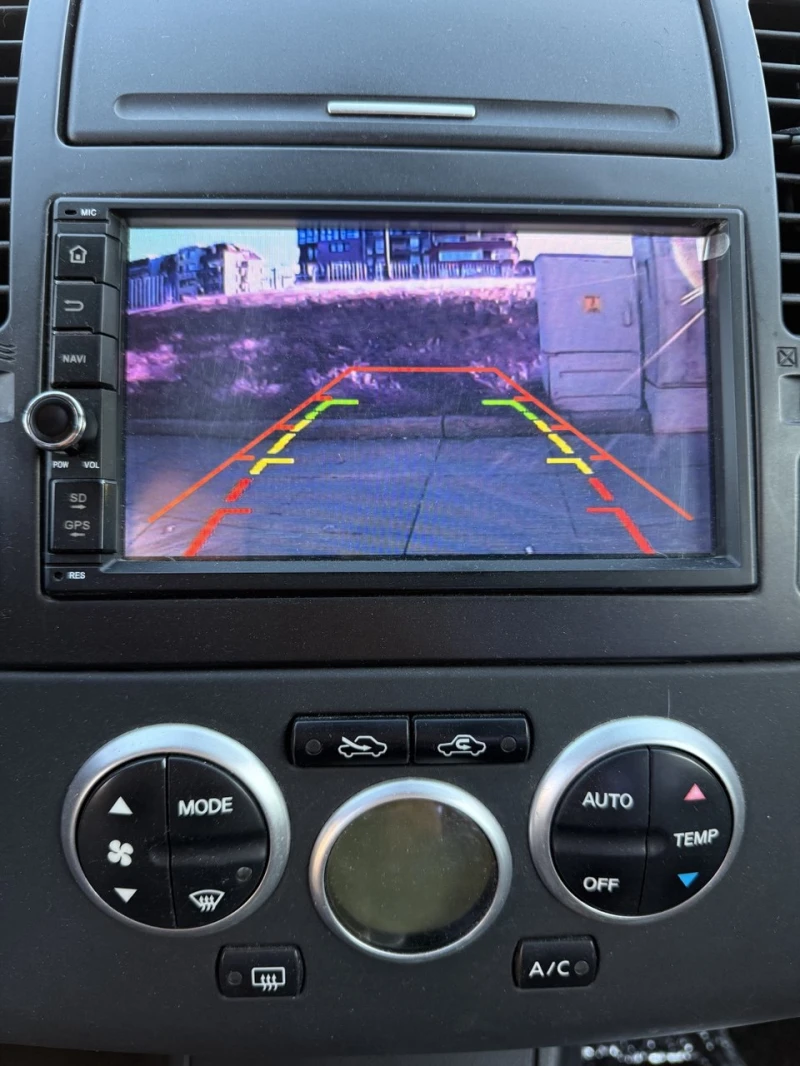 Nissan Tiida, снимка 16 - Автомобили и джипове - 52429681