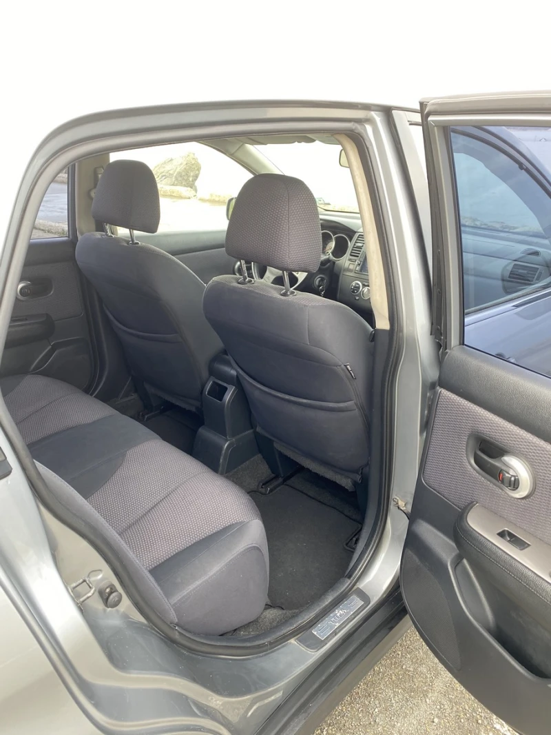 Nissan Tiida, снимка 9 - Автомобили и джипове - 52429681