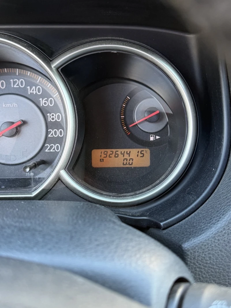 Nissan Tiida, снимка 13 - Автомобили и джипове - 52429681